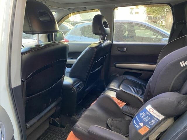 Белый Ниссан ИксТрейл, объемом двигателя 2.5 л и пробегом 180 тыс. км за 8700 $, фото 1 на Automoto.ua