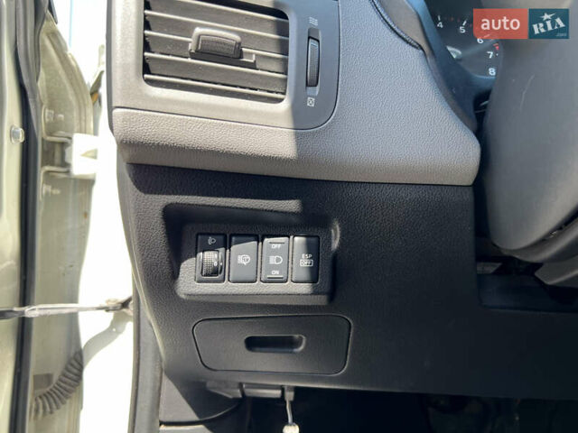 Белый Ниссан ИксТрейл, объемом двигателя 2 л и пробегом 154 тыс. км за 9000 $, фото 16 на Automoto.ua