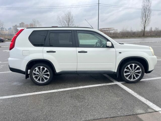 Белый Ниссан ИксТрейл, объемом двигателя 2 л и пробегом 271 тыс. км за 5000 $, фото 6 на Automoto.ua