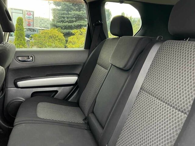 Белый Ниссан ИксТрейл, объемом двигателя 2 л и пробегом 255 тыс. км за 10650 $, фото 18 на Automoto.ua