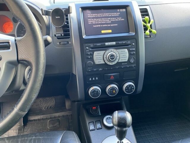 Белый Ниссан ИксТрейл, объемом двигателя 2.5 л и пробегом 180 тыс. км за 8700 $, фото 2 на Automoto.ua