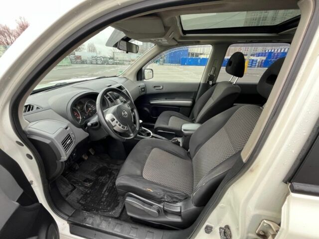 Белый Ниссан ИксТрейл, объемом двигателя 2 л и пробегом 271 тыс. км за 5000 $, фото 14 на Automoto.ua