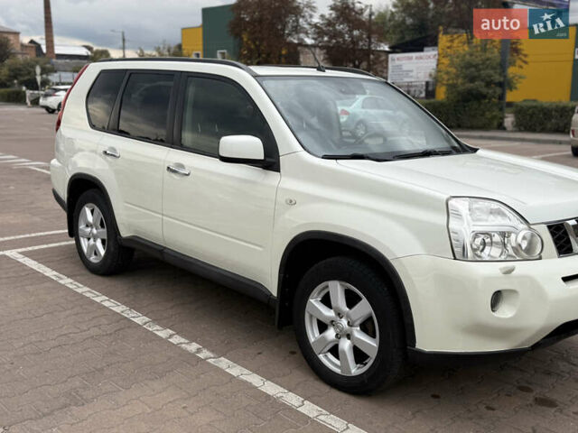 Белый Ниссан ИксТрейл, объемом двигателя 2 л и пробегом 255 тыс. км за 10500 $, фото 16 на Automoto.ua