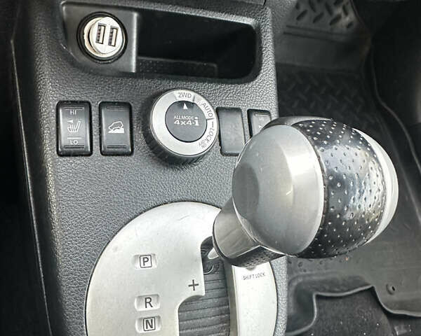 Белый Ниссан ИксТрейл, объемом двигателя 2.49 л и пробегом 199 тыс. км за 9500 $, фото 22 на Automoto.ua