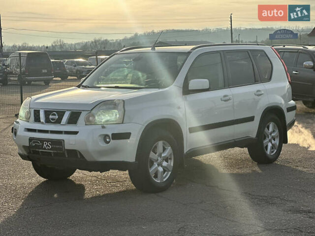Белый Ниссан ИксТрейл, объемом двигателя 2.49 л и пробегом 199 тыс. км за 9500 $, фото 5 на Automoto.ua