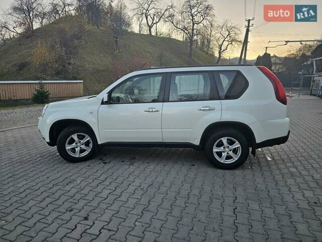 Белый Ниссан ИксТрейл, объемом двигателя 2 л и пробегом 205 тыс. км за 10799 $, фото 11 на Automoto.ua