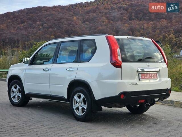 Белый Ниссан ИксТрейл, объемом двигателя 2 л и пробегом 205 тыс. км за 11599 $, фото 22 на Automoto.ua