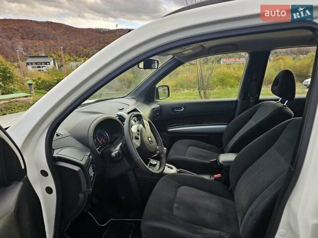 Белый Ниссан ИксТрейл, объемом двигателя 2 л и пробегом 205 тыс. км за 11599 $, фото 30 на Automoto.ua