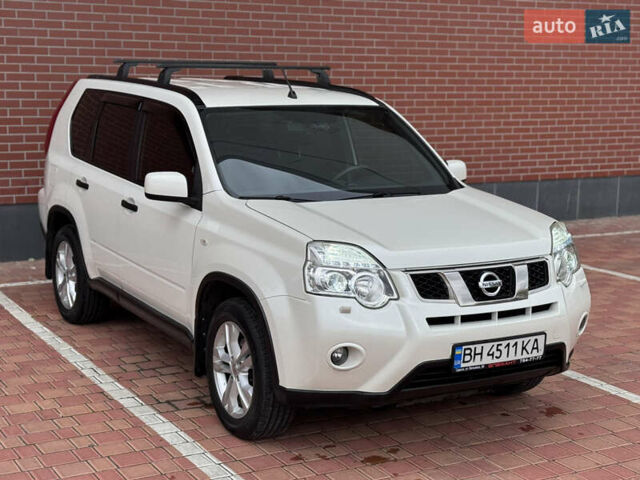 Білий Ніссан ІксТрейл, об'ємом двигуна 2 л та пробігом 180 тис. км за 11900 $, фото 1 на Automoto.ua