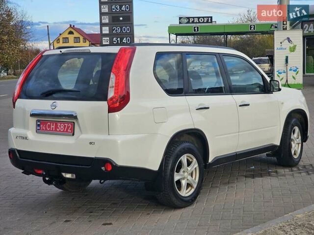 Белый Ниссан ИксТрейл, объемом двигателя 2 л и пробегом 205 тыс. км за 11599 $, фото 13 на Automoto.ua