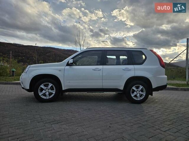 Белый Ниссан ИксТрейл, объемом двигателя 2 л и пробегом 205 тыс. км за 11599 $, фото 10 на Automoto.ua