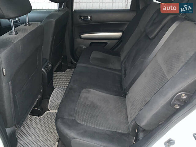 Белый Ниссан ИксТрейл, объемом двигателя 2 л и пробегом 191 тыс. км за 11200 $, фото 11 на Automoto.ua