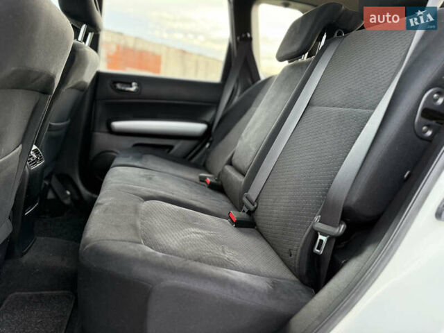 Белый Ниссан ИксТрейл, объемом двигателя 2 л и пробегом 205 тыс. км за 12350 $, фото 10 на Automoto.ua