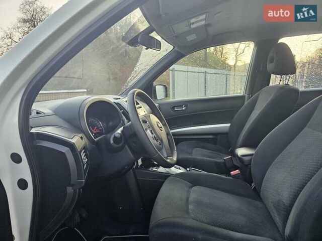 Белый Ниссан ИксТрейл, объемом двигателя 2 л и пробегом 205 тыс. км за 10799 $, фото 22 на Automoto.ua