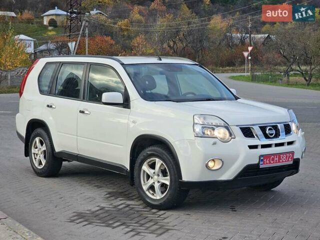 Белый Ниссан ИксТрейл, объемом двигателя 2 л и пробегом 205 тыс. км за 11599 $, фото 17 на Automoto.ua