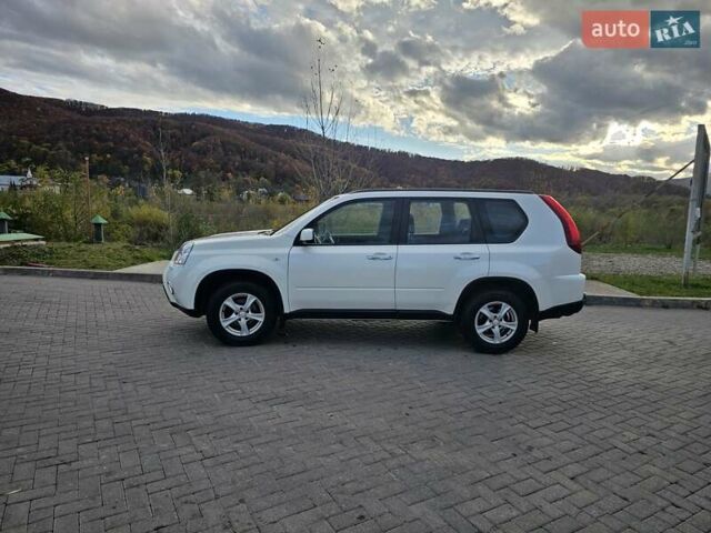 Белый Ниссан ИксТрейл, объемом двигателя 2 л и пробегом 205 тыс. км за 11599 $, фото 8 на Automoto.ua