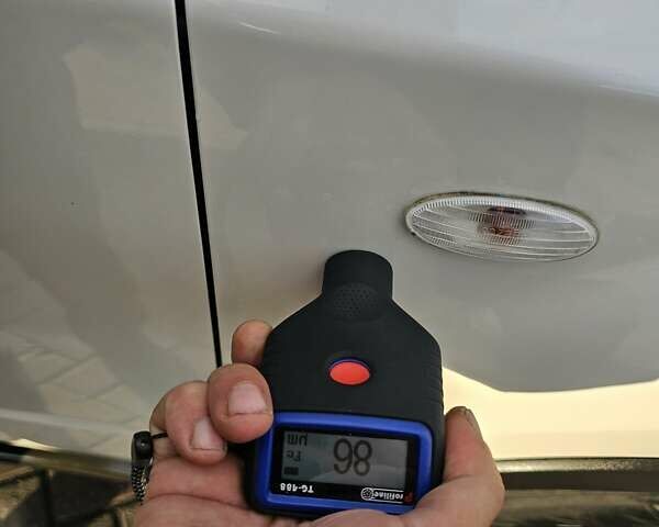 Белый Ниссан ИксТрейл, объемом двигателя 2 л и пробегом 205 тыс. км за 11599 $, фото 46 на Automoto.ua