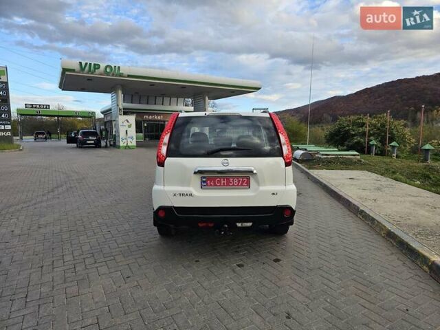 Белый Ниссан ИксТрейл, объемом двигателя 2 л и пробегом 205 тыс. км за 11599 $, фото 23 на Automoto.ua