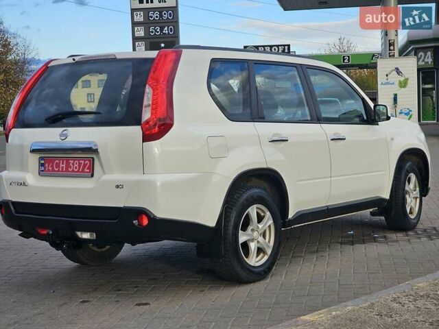 Белый Ниссан ИксТрейл, объемом двигателя 2 л и пробегом 205 тыс. км за 11599 $, фото 14 на Automoto.ua