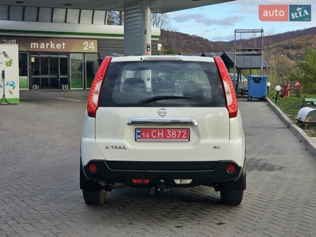 Белый Ниссан ИксТрейл, объемом двигателя 2 л и пробегом 205 тыс. км за 11599 $, фото 11 на Automoto.ua