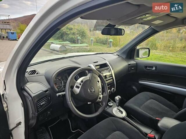 Белый Ниссан ИксТрейл, объемом двигателя 2 л и пробегом 205 тыс. км за 11599 $, фото 31 на Automoto.ua