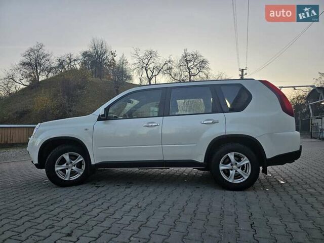 Белый Ниссан ИксТрейл, объемом двигателя 2 л и пробегом 205 тыс. км за 10799 $, фото 12 на Automoto.ua
