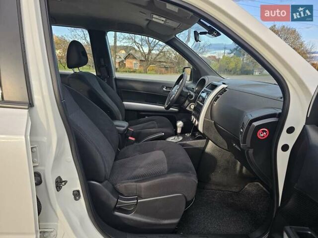 Белый Ниссан ИксТрейл, объемом двигателя 2 л и пробегом 205 тыс. км за 11599 $, фото 43 на Automoto.ua