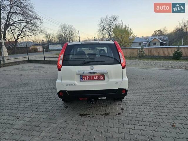 Белый Ниссан ИксТрейл, объемом двигателя 2 л и пробегом 205 тыс. км за 10799 $, фото 21 на Automoto.ua