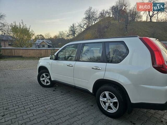 Белый Ниссан ИксТрейл, объемом двигателя 2 л и пробегом 205 тыс. км за 10799 $, фото 20 на Automoto.ua