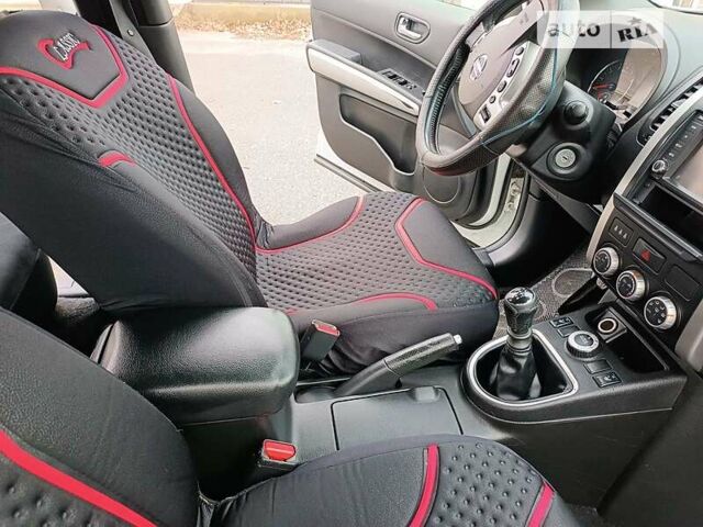 Белый Ниссан ИксТрейл, объемом двигателя 2 л и пробегом 223 тыс. км за 9900 $, фото 19 на Automoto.ua