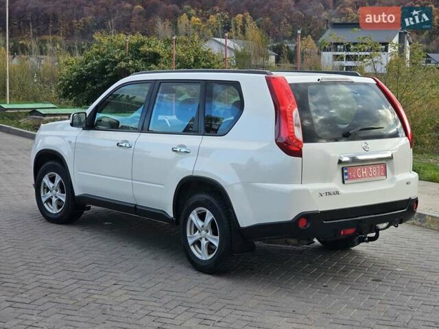 Белый Ниссан ИксТрейл, объемом двигателя 2 л и пробегом 205 тыс. км за 11599 $, фото 21 на Automoto.ua