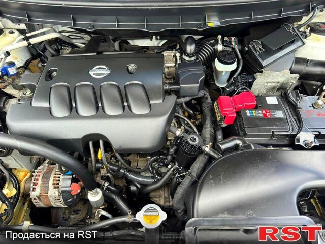 Белый Ниссан ИксТрейл, объемом двигателя 2 л и пробегом 147 тыс. км за 11200 $, фото 8 на Automoto.ua