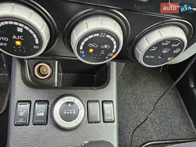 Белый Ниссан ИксТрейл, объемом двигателя 2 л и пробегом 205 тыс. км за 11599 $, фото 34 на Automoto.ua