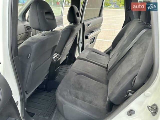 Білий Ніссан ІксТрейл, об'ємом двигуна 2 л та пробігом 137 тис. км за 11700 $, фото 24 на Automoto.ua