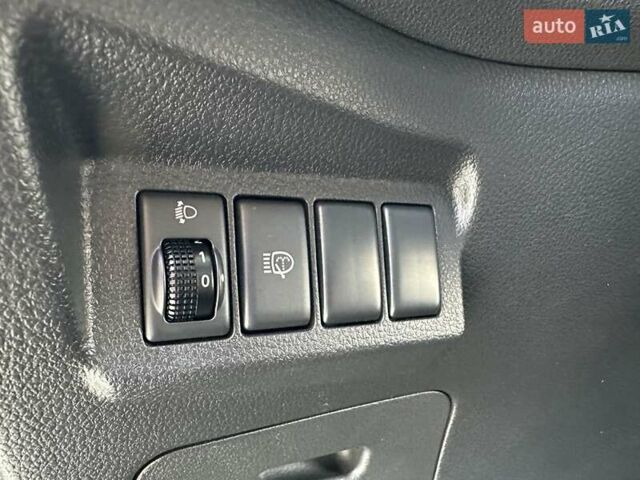 Білий Ніссан ІксТрейл, об'ємом двигуна 2 л та пробігом 137 тис. км за 11700 $, фото 39 на Automoto.ua