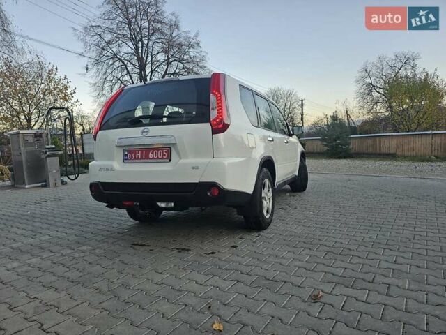 Белый Ниссан ИксТрейл, объемом двигателя 2 л и пробегом 205 тыс. км за 10799 $, фото 10 на Automoto.ua