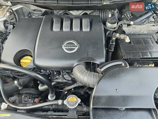 Белый Ниссан ИксТрейл, объемом двигателя 2 л и пробегом 205 тыс. км за 10799 $, фото 34 на Automoto.ua