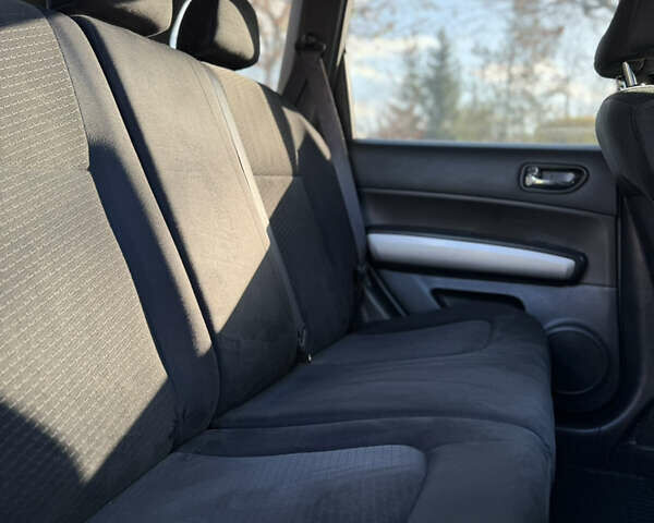 Белый Ниссан ИксТрейл, объемом двигателя 2 л и пробегом 205 тыс. км за 10300 $, фото 8 на Automoto.ua