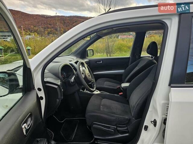 Белый Ниссан ИксТрейл, объемом двигателя 2 л и пробегом 205 тыс. км за 11599 $, фото 28 на Automoto.ua