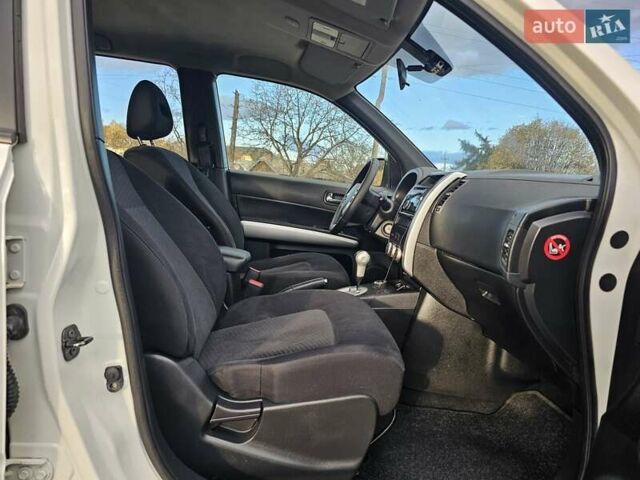 Белый Ниссан ИксТрейл, объемом двигателя 2 л и пробегом 205 тыс. км за 11599 $, фото 44 на Automoto.ua