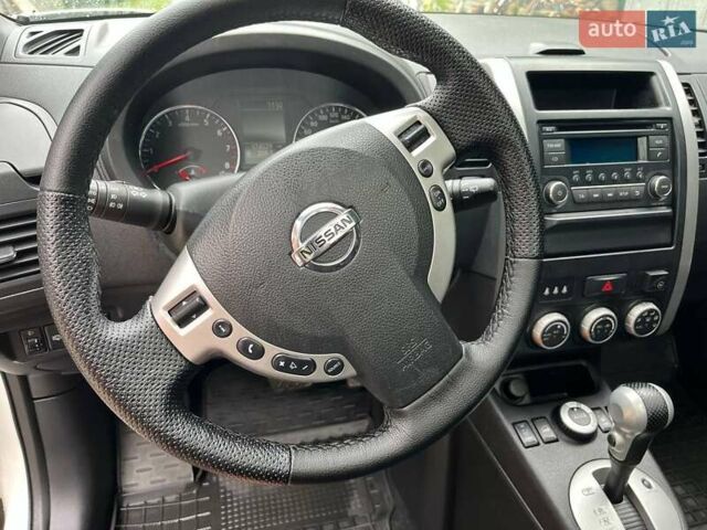 Білий Ніссан ІксТрейл, об'ємом двигуна 2 л та пробігом 179 тис. км за 13300 $, фото 39 на Automoto.ua