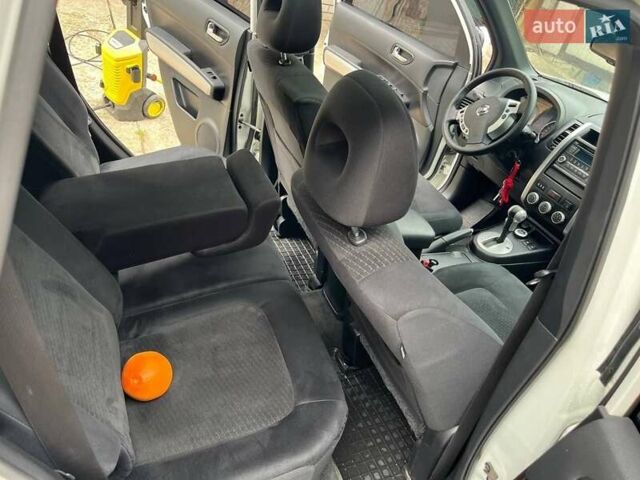 Білий Ніссан ІксТрейл, об'ємом двигуна 2 л та пробігом 179 тис. км за 13300 $, фото 31 на Automoto.ua