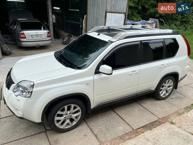 Білий Ніссан ІксТрейл, об'ємом двигуна 2 л та пробігом 179 тис. км за 13300 $, фото 1 на Automoto.ua