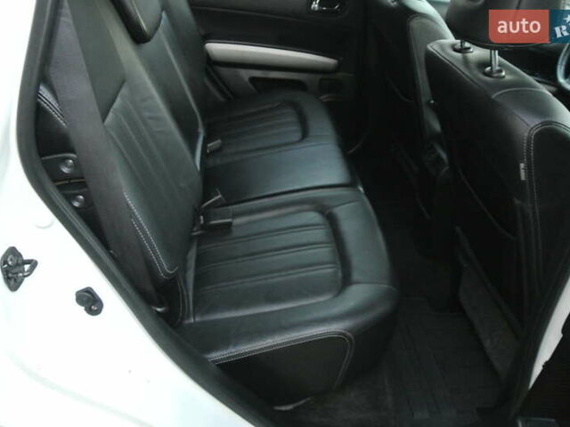 Білий Ніссан ІксТрейл, об'ємом двигуна 2 л та пробігом 230 тис. км за 13999 $, фото 21 на Automoto.ua