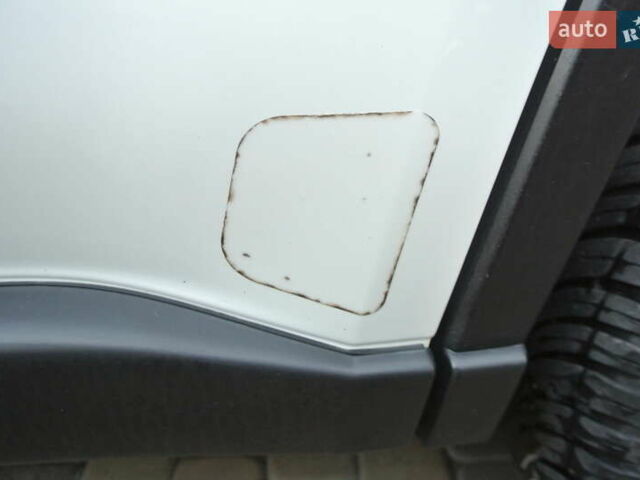 Білий Ніссан ІксТрейл, об'ємом двигуна 2 л та пробігом 230 тис. км за 13999 $, фото 65 на Automoto.ua