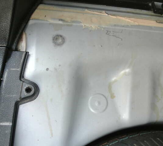 Білий Ніссан ІксТрейл, об'ємом двигуна 2 л та пробігом 230 тис. км за 13999 $, фото 34 на Automoto.ua