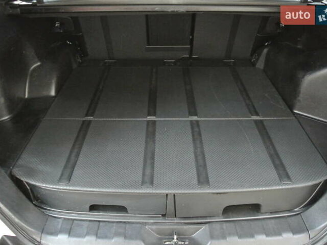 Білий Ніссан ІксТрейл, об'ємом двигуна 2 л та пробігом 230 тис. км за 13999 $, фото 29 на Automoto.ua