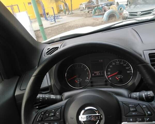 Белый Ниссан ИксТрейл, объемом двигателя 0 л и пробегом 194 тыс. км за 12500 $, фото 5 на Automoto.ua
