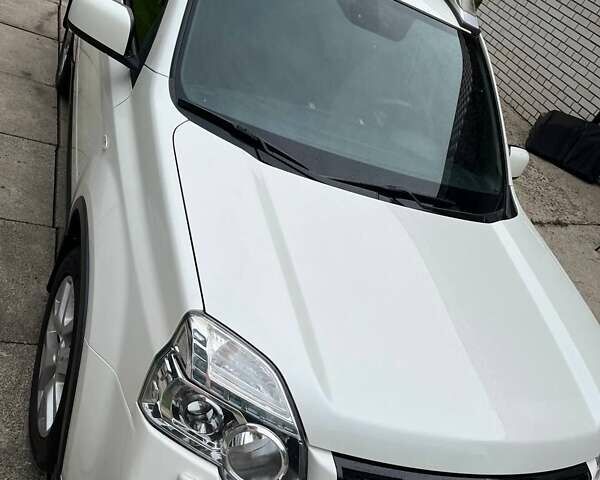 Білий Ніссан ІксТрейл, об'ємом двигуна 2 л та пробігом 179 тис. км за 13300 $, фото 4 на Automoto.ua