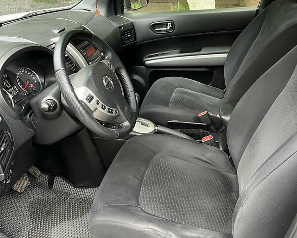 Белый Ниссан ИксТрейл, объемом двигателя 2 л и пробегом 251 тыс. км за 16500 $, фото 9 на Automoto.ua